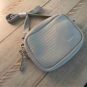 VOORAY Crossbody in Gray Moto
